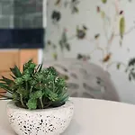 Serendipity ~ Romantic Hideaway In شقة آمبيلسايد
