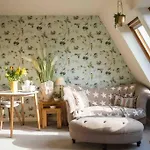 Serendipity ~ Romantic Hideaway In شقة *