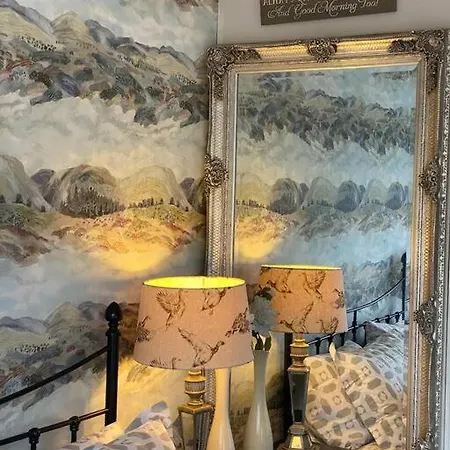 Serendipity ~ Romantic Hideaway In Apartment *