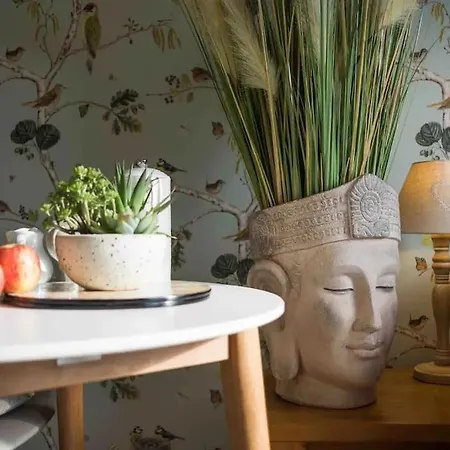 Apartment Serendipity ~ Romantic Hideaway In